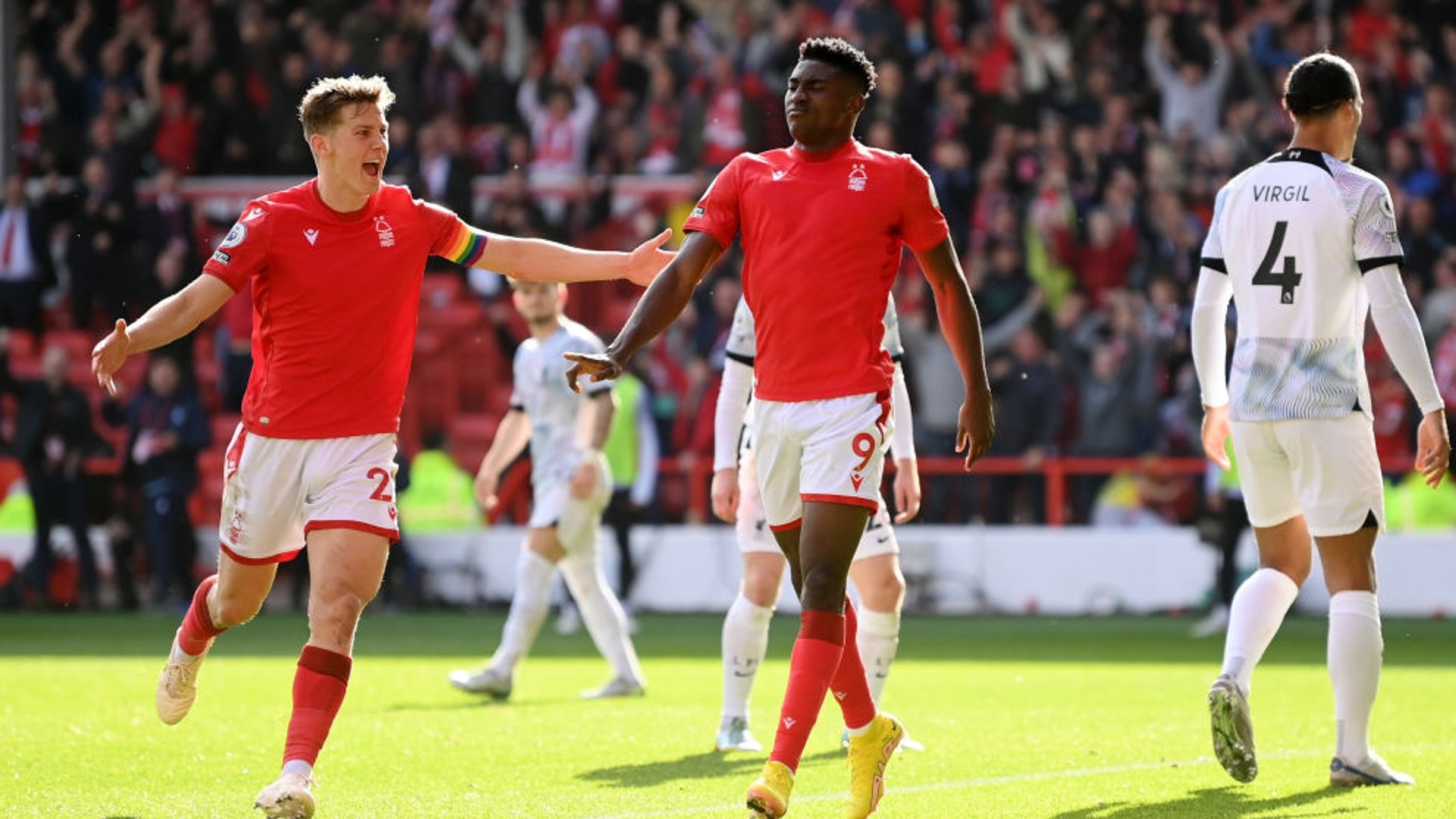 被充满期待 被充满期待